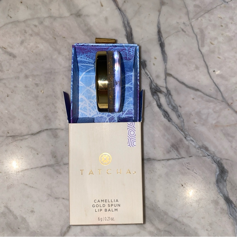 Tatcha Camellia Gold Spun Lip Balm 0.21 oz Japanese Camellia Oil NIB - Picture 2 of 3